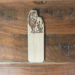Lion debout