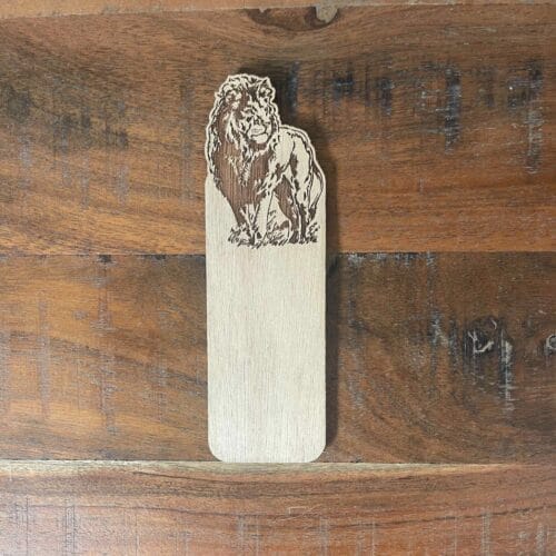 Marque-Pages en Bois avec Gravure, idéal grâce à leur finesse , l'accessoire indispensable