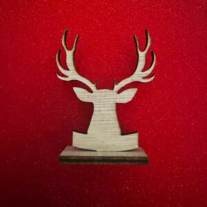 Marque-place tête de cerf coupé en bois
