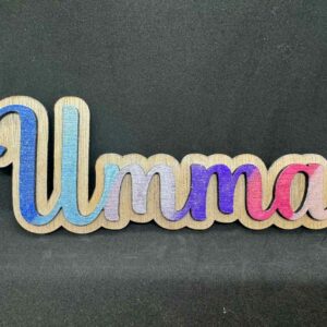Plaque prénom umma découpé en bois et peint à la main