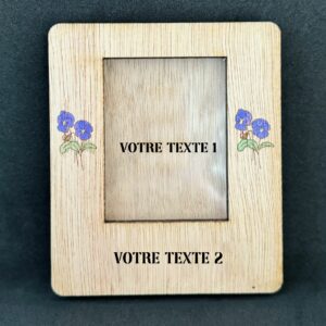 Support photo magnétique de type polaroid en bois gravé et personnalisable