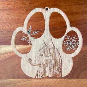 Suspension en bois avec photo de chien gravée