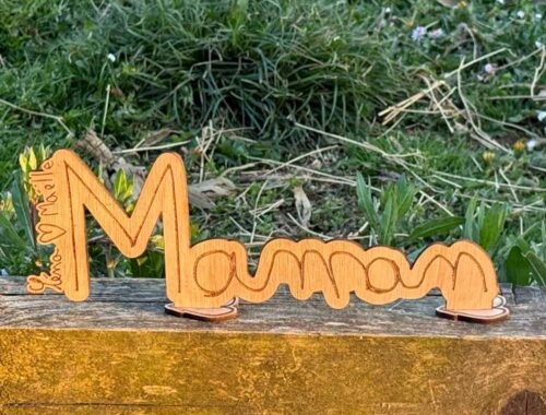 Plaque gravée bois avec écriture enfant – cadeau personnalisé pour parent
