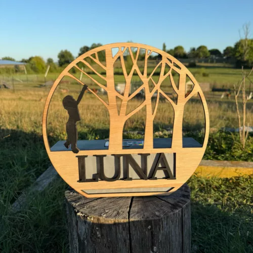 Lampe de chevet en bois sur-mesure petite fille et forêt