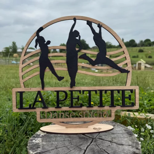 Danseuse La petite avec silhouette